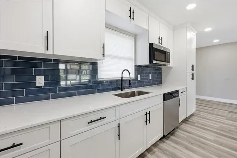 1817 Hunt Lane Clearwater FL 33764