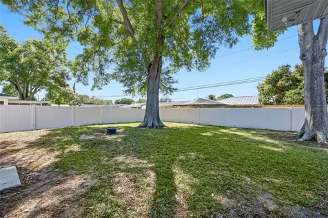 1817 Hunt Lane Clearwater FL 33764