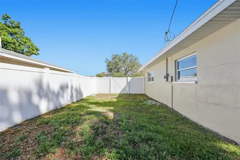 1817 Hunt Lane Clearwater FL 33764