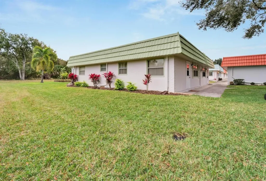 1802 Bedford Lane Sun City Center FL 33573