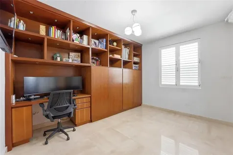 D32 Calle Roma Guaynabo PR 00966