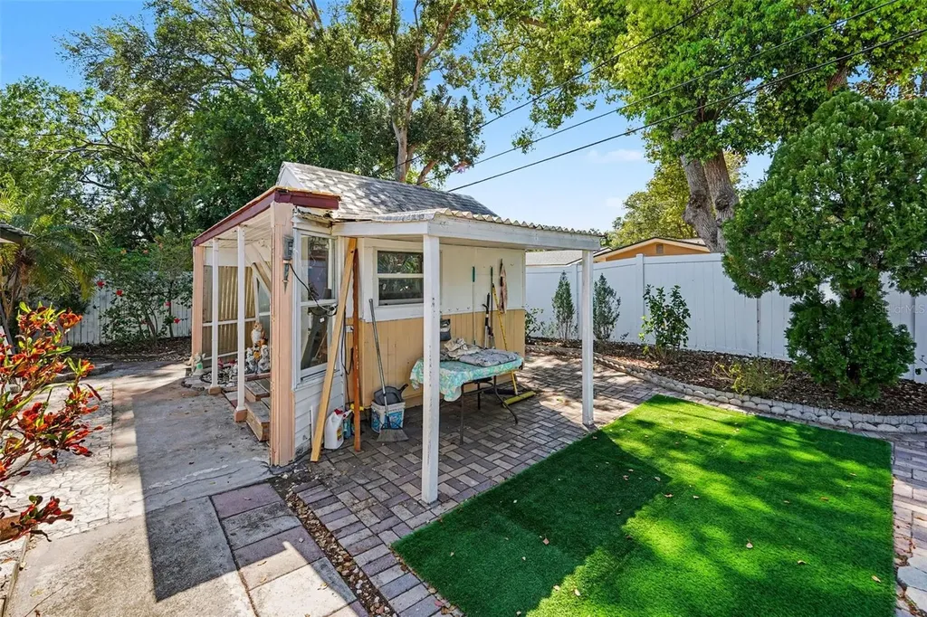 1538 S Lake Avenue Clearwater FL 33756
