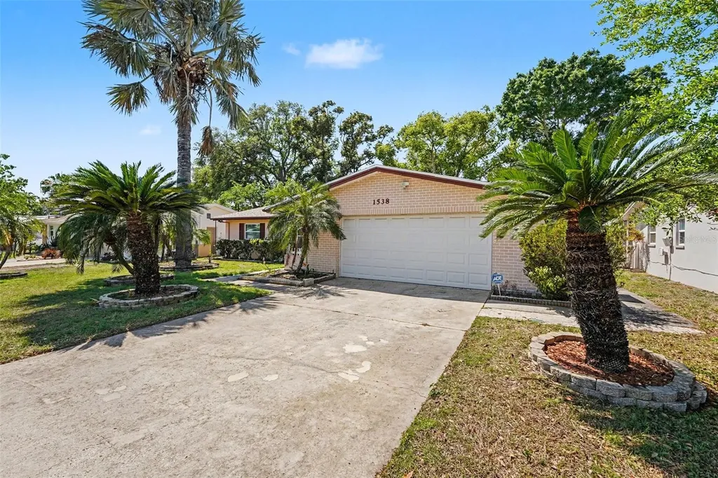 1538 S Lake Avenue Clearwater FL 33756