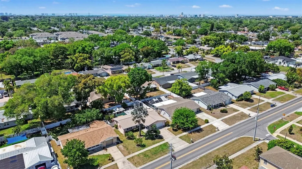 1538 S Lake Avenue Clearwater FL 33756