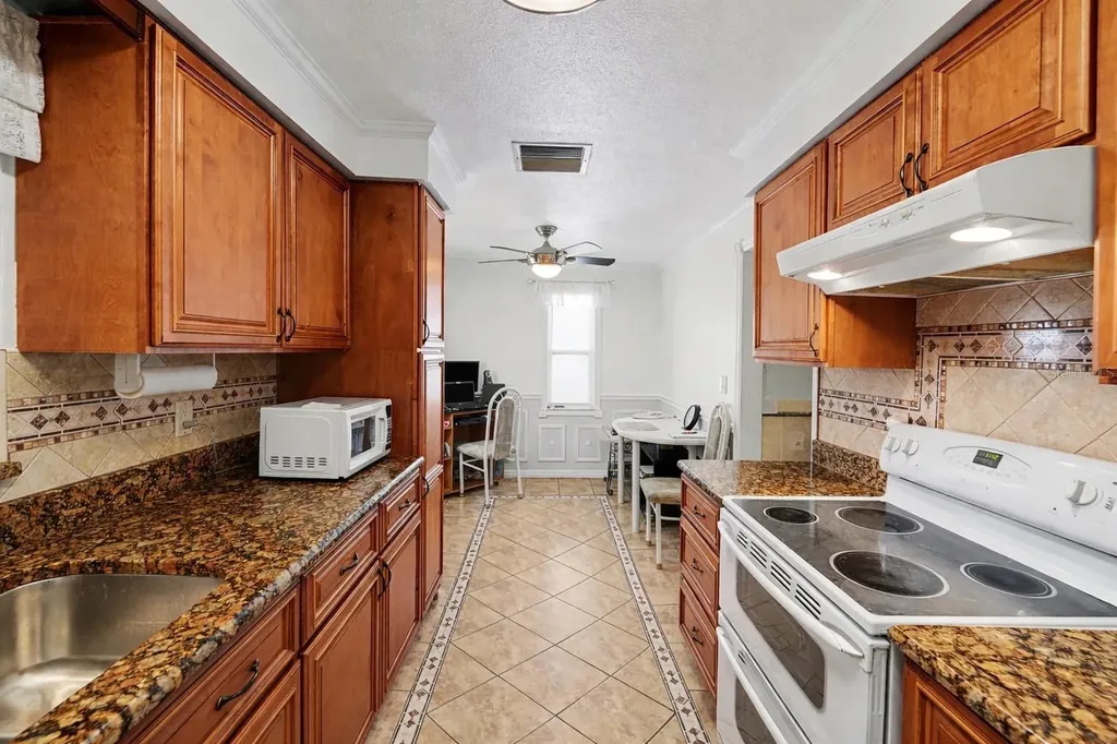 1538 S Lake Avenue Clearwater FL 33756