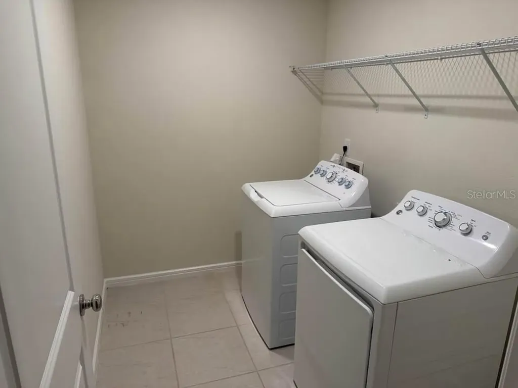 1963 Enchanting Court Davenport FL 33896