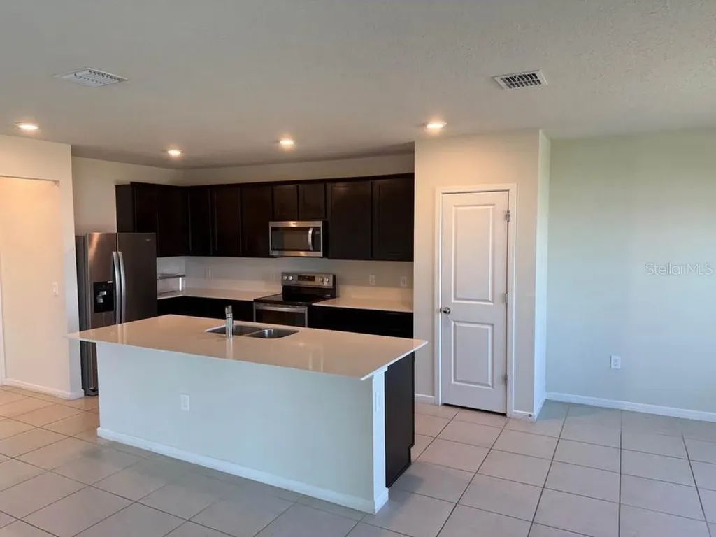 1963 Enchanting Court Davenport FL 33896