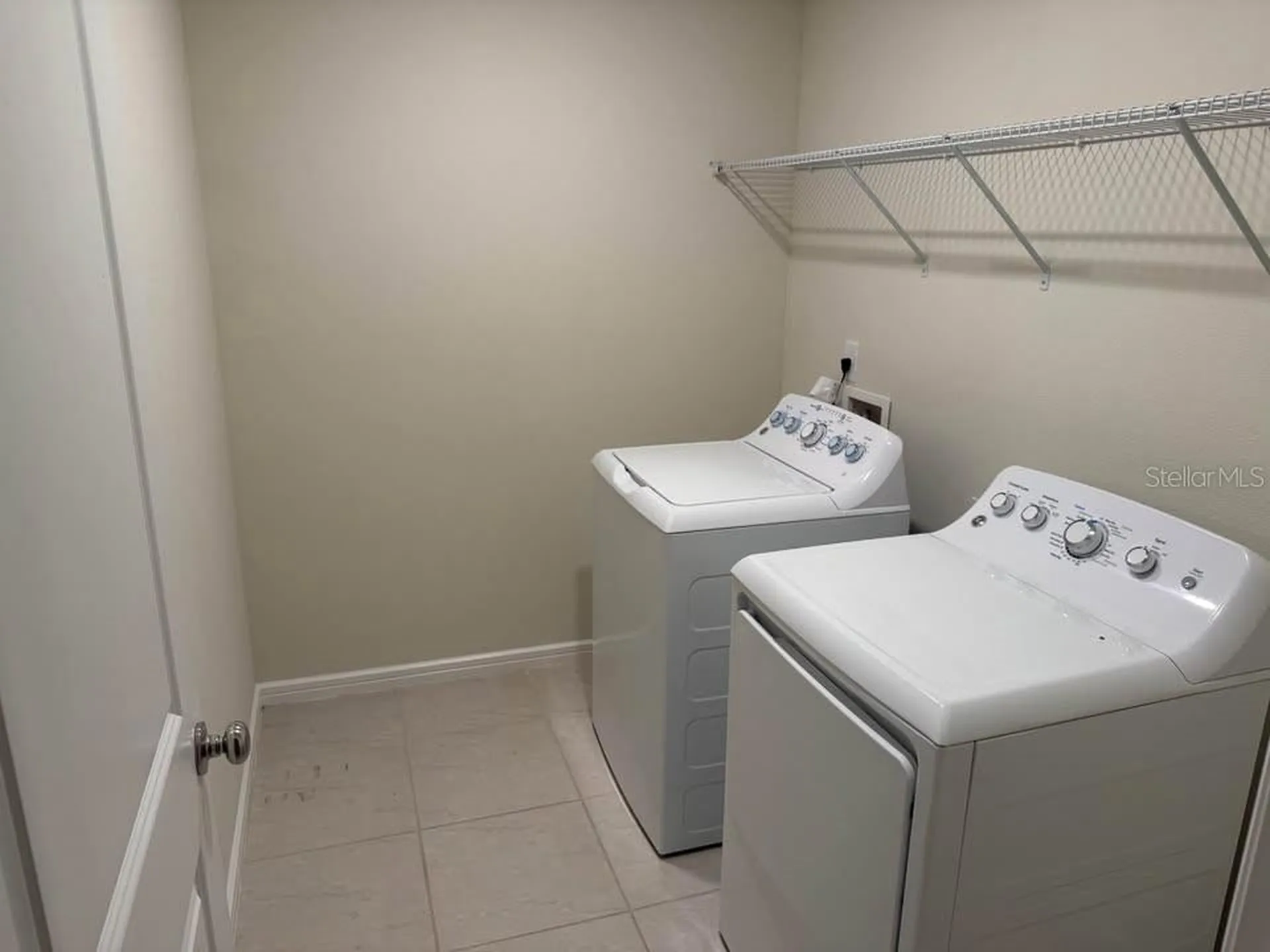 1963 Enchanting Court Davenport FL 33896