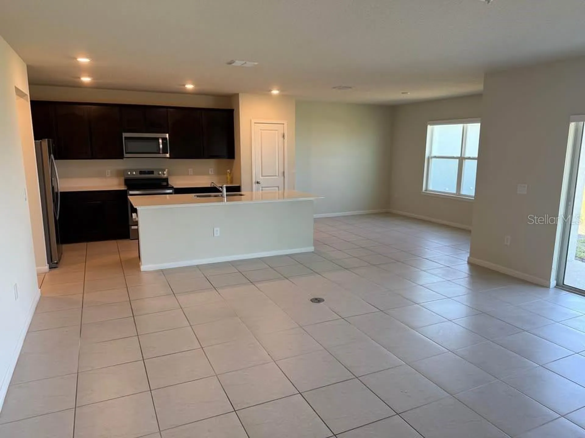 1963 Enchanting Court Davenport FL 33896