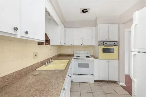 2423 Auburn Street S St Petersburg FL 33712