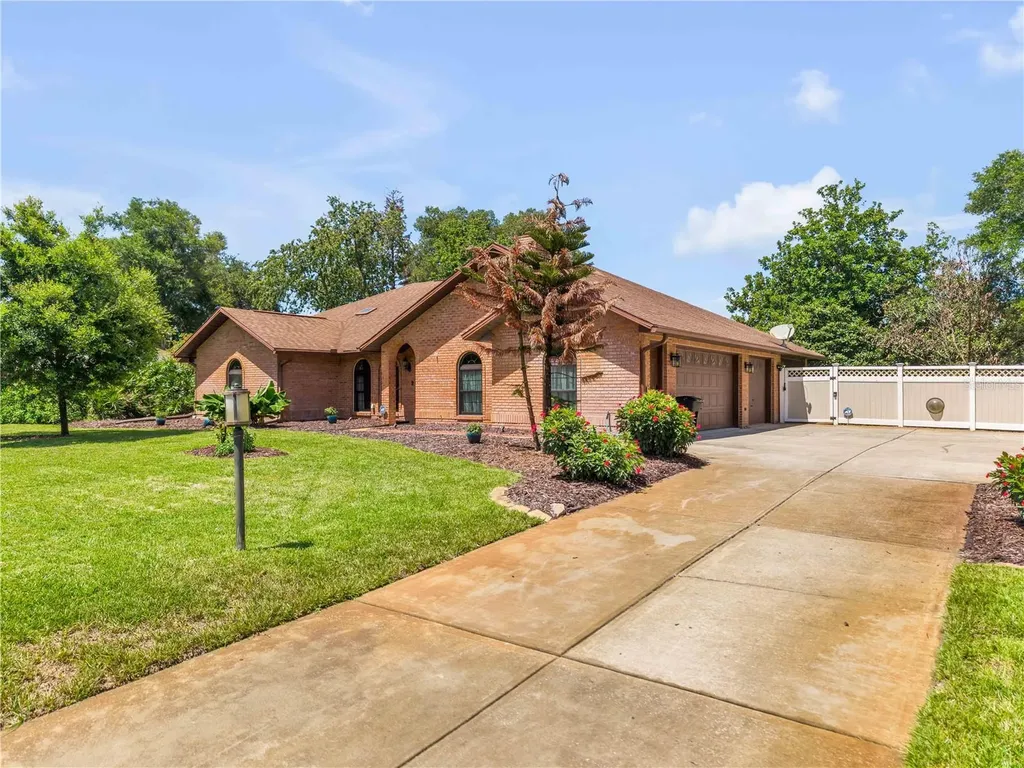 171 Live Oak Court New Smyrna Beach FL 32168
