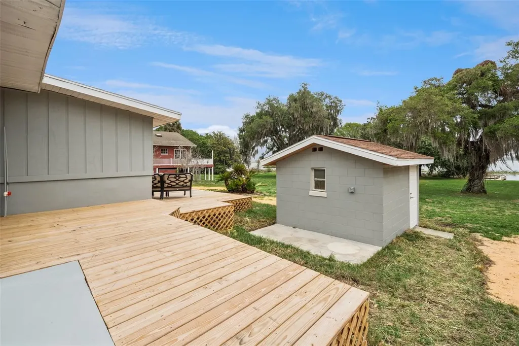 2316 N Griffin Drive Leesburg FL 34748