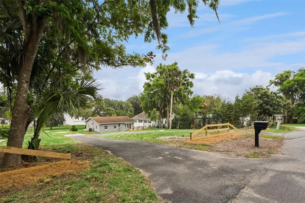 2316 N Griffin Drive Leesburg FL 34748