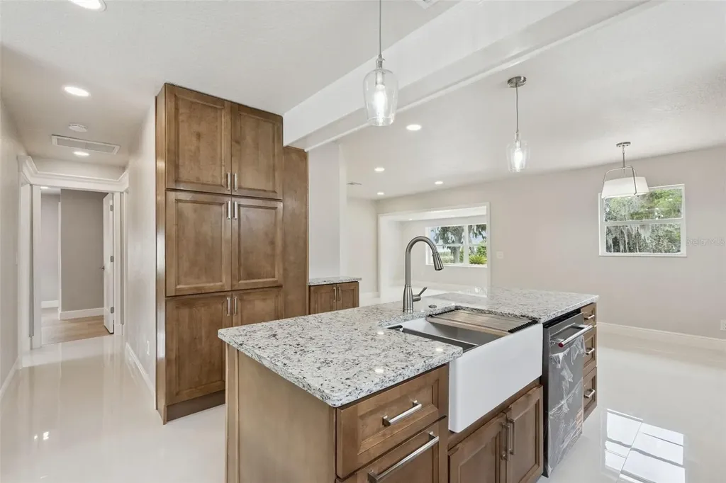 2316 N Griffin Drive Leesburg FL 34748