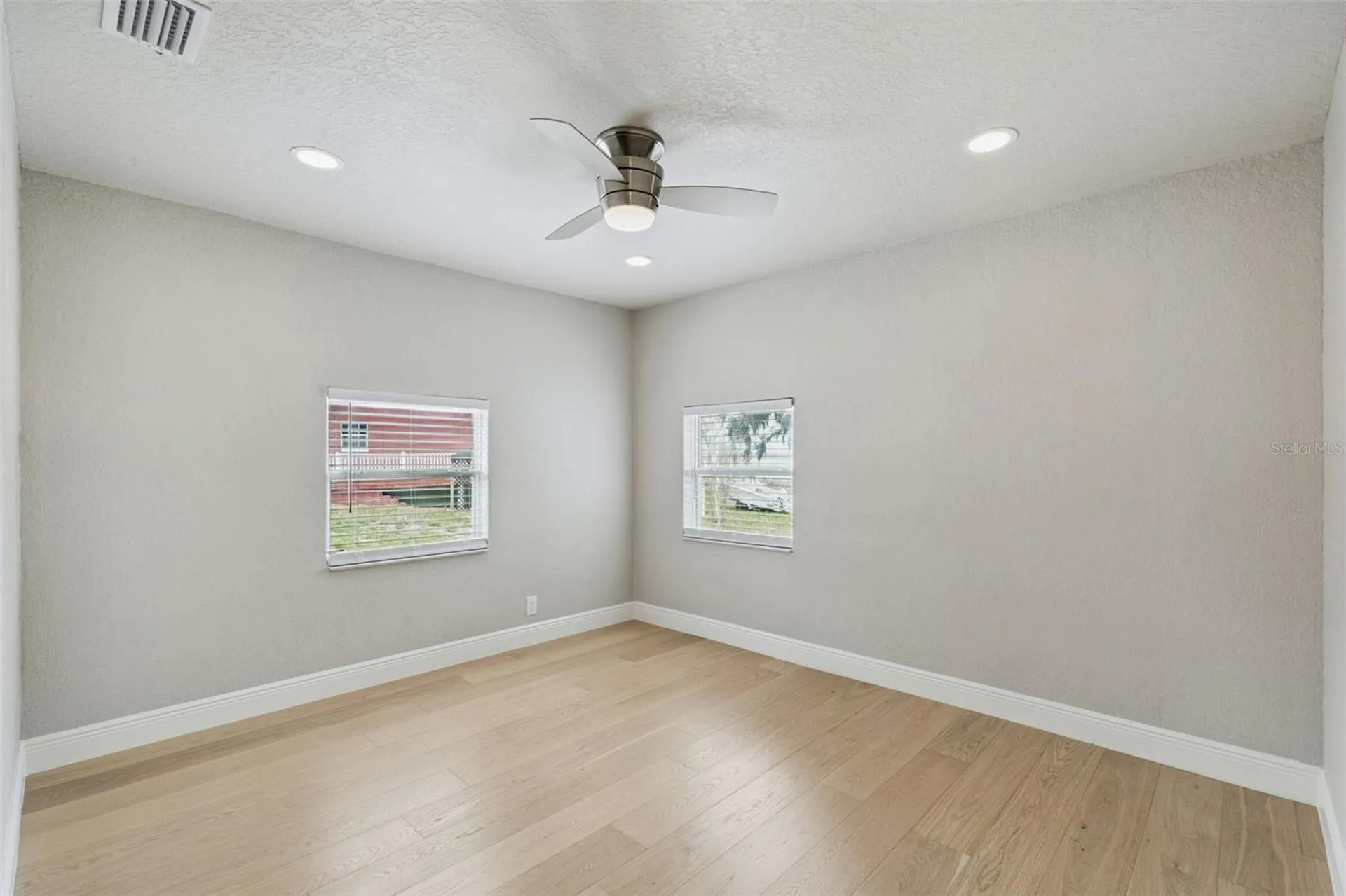 2316 N Griffin Drive Leesburg FL 34748