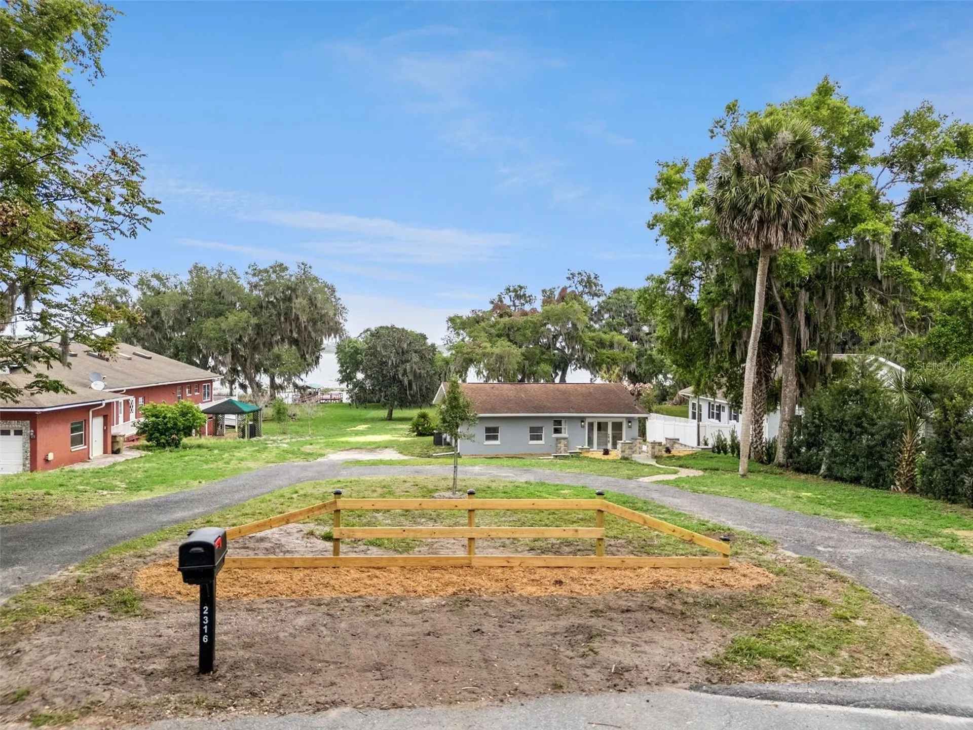 2316 N Griffin Drive Leesburg FL 34748