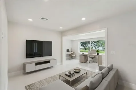 2316 N Griffin Drive Leesburg FL 34748