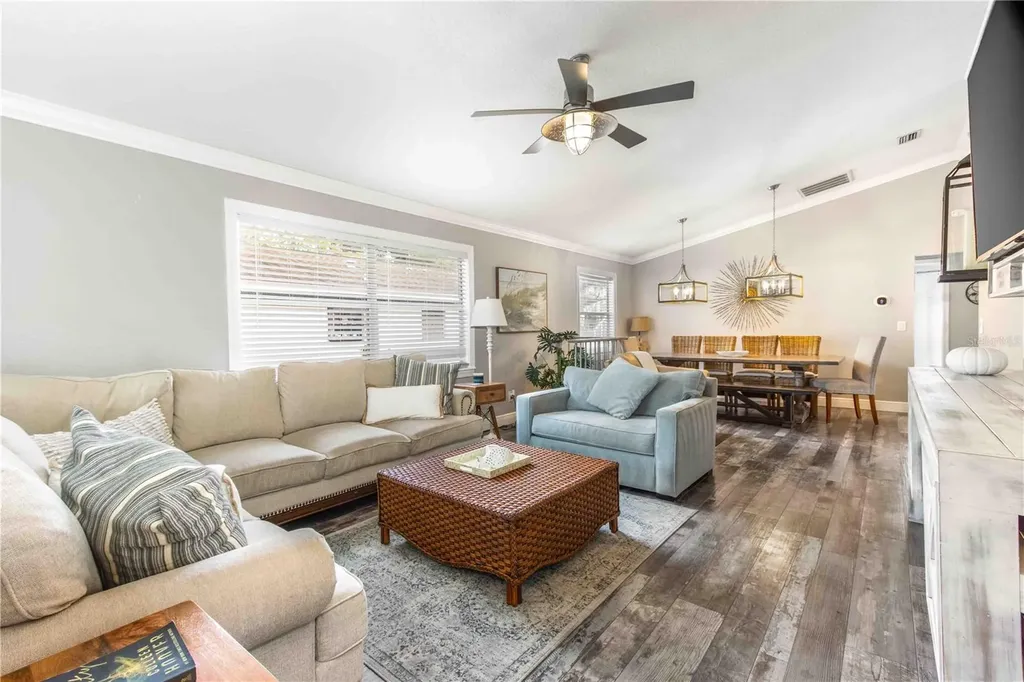 815 Florida Avenue Palm Harbor FL 34683