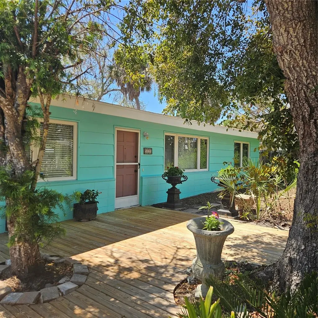 528 Ralph Street Siesta Key FL 34242