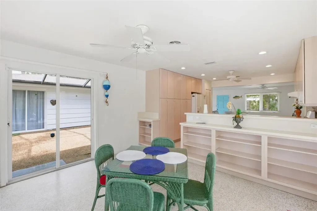 528 Ralph Street Siesta Key FL 34242