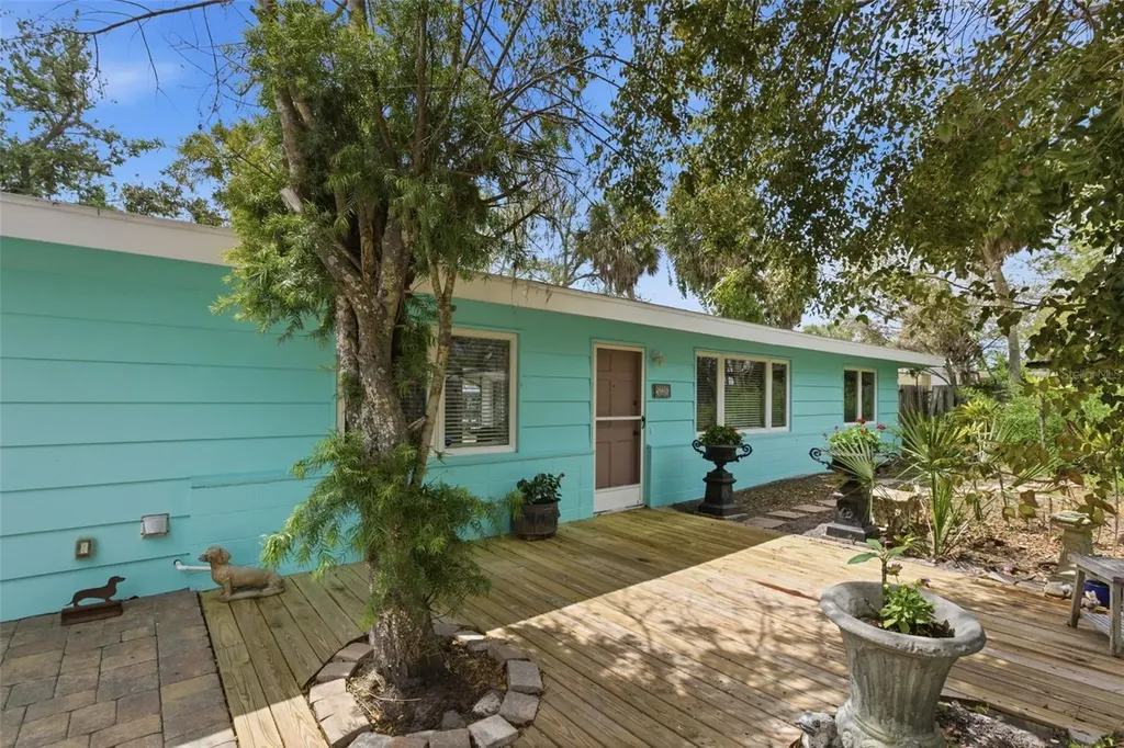 528 Ralph Street Siesta Key FL 34242