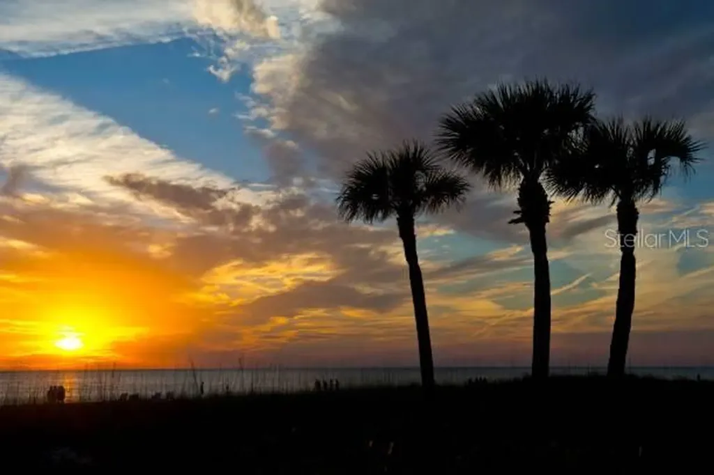 528 Ralph Street Siesta Key FL 34242