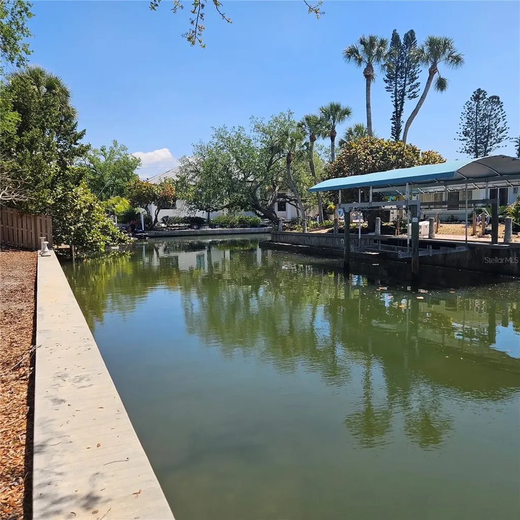 528 Ralph Street Siesta Key FL 34242