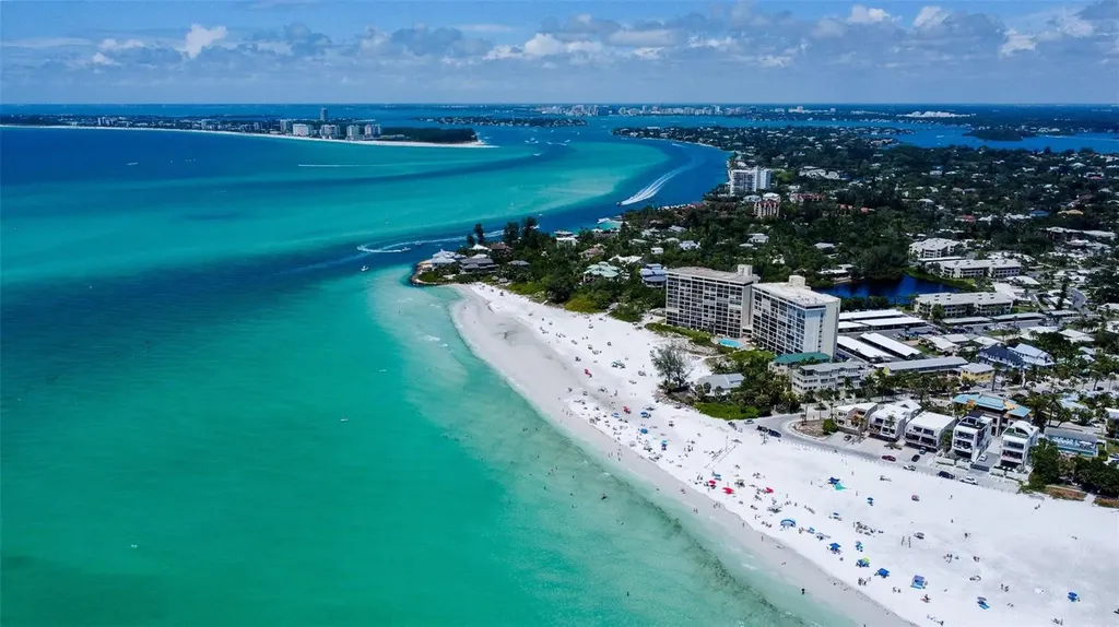 528 Ralph Street Siesta Key FL 34242