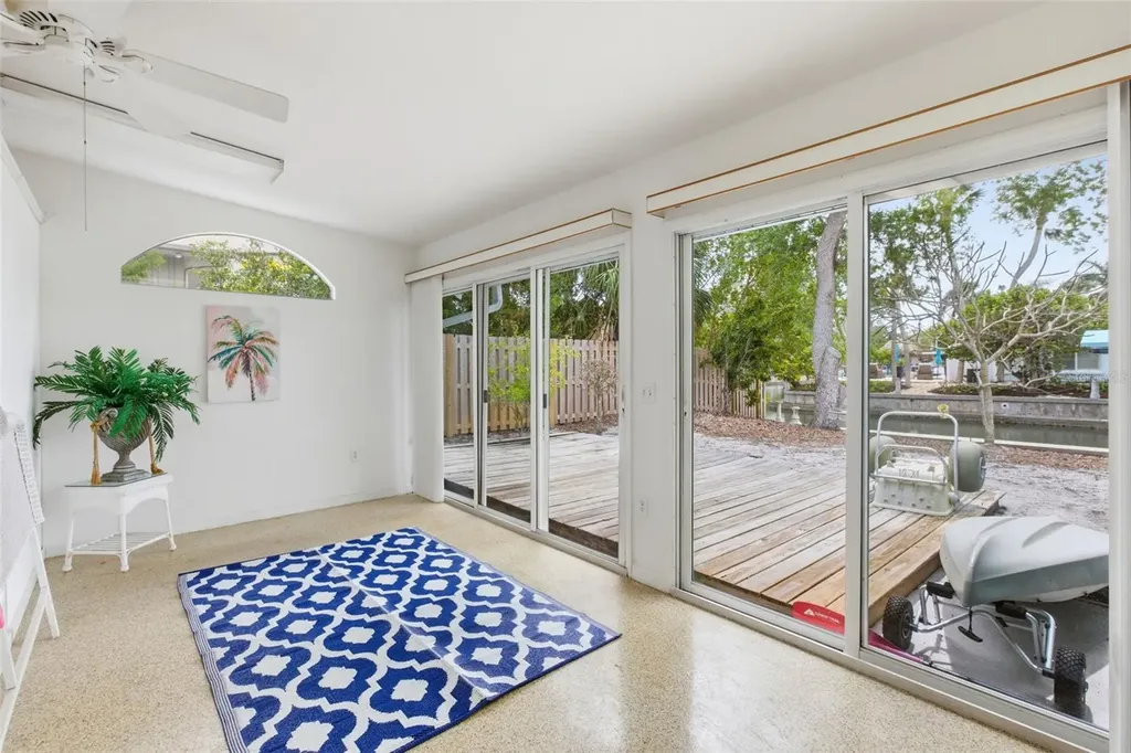 528 Ralph Street Siesta Key FL 34242