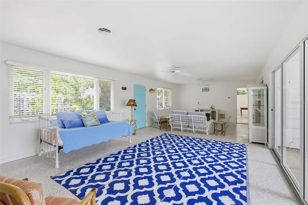 528 Ralph Street Siesta Key FL 34242