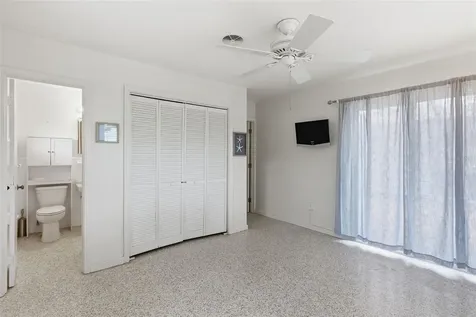 528 Ralph Street Siesta Key FL 34242