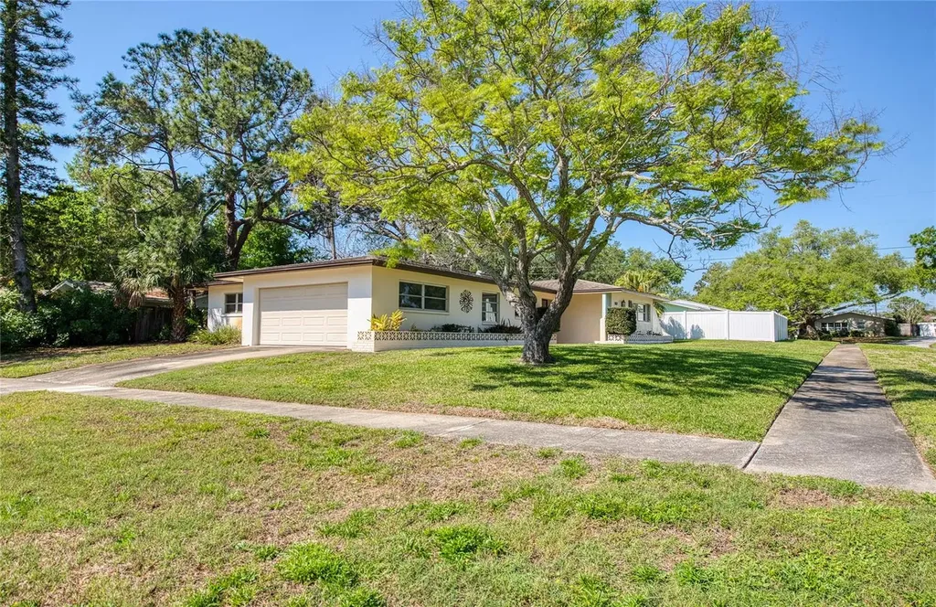 1631 Chateau Drive Clearwater FL 33756