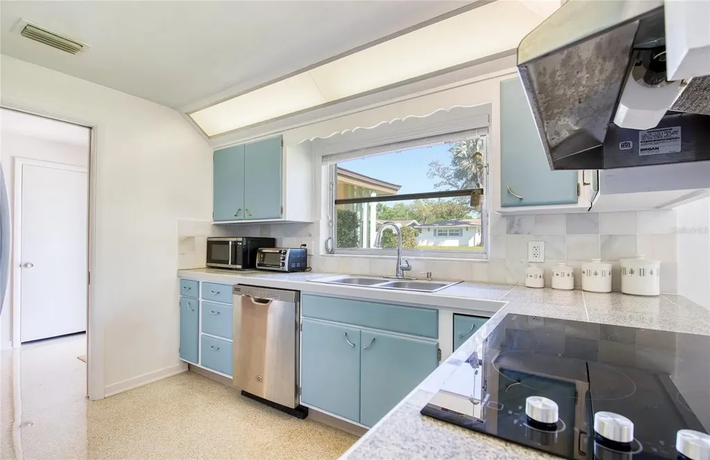 1631 Chateau Drive Clearwater FL 33756