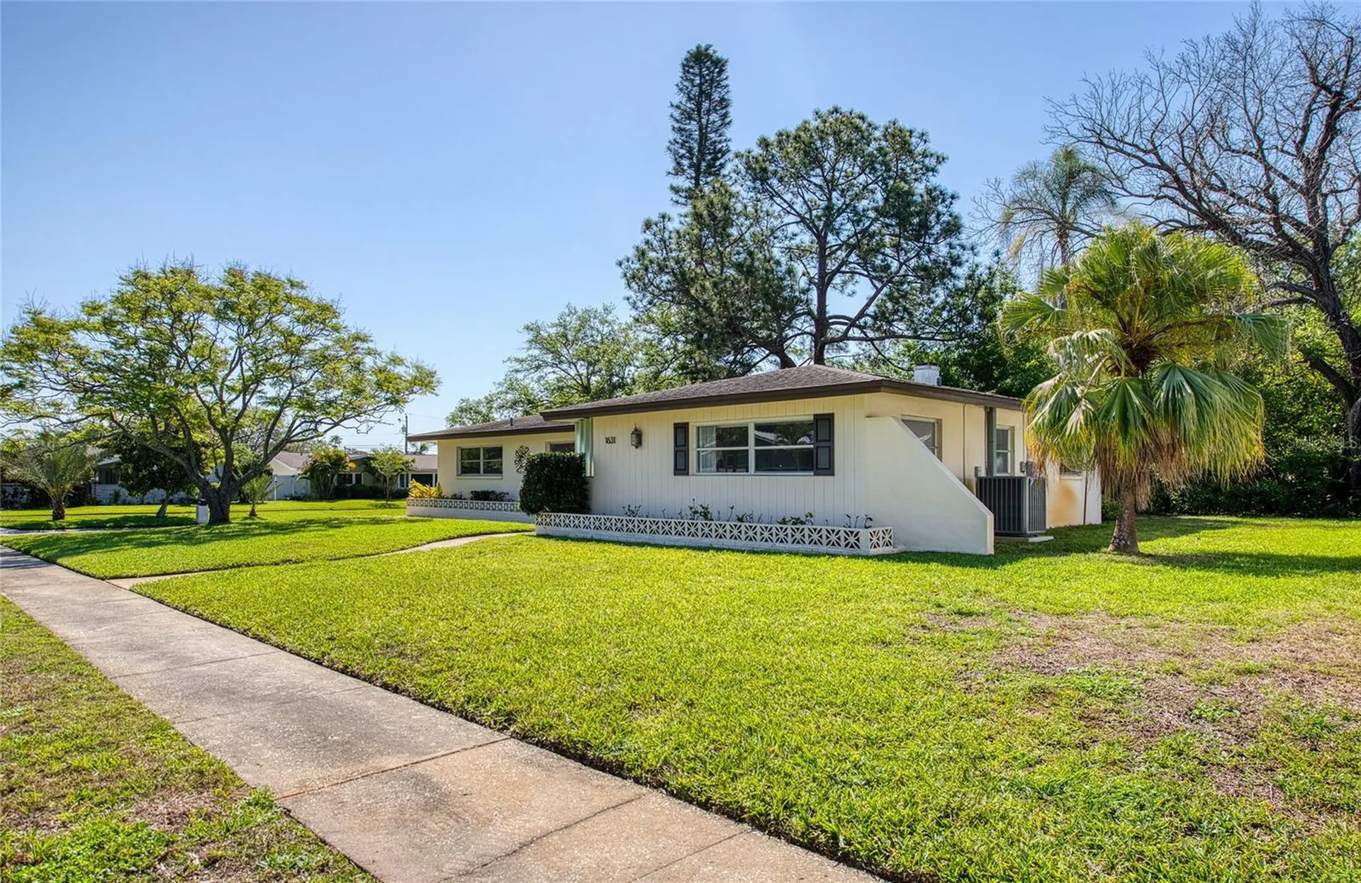 1631 Chateau Drive Clearwater FL 33756
