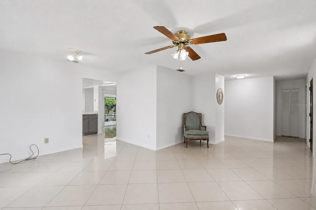13635 Berkshire Court Grand Island FL 32735