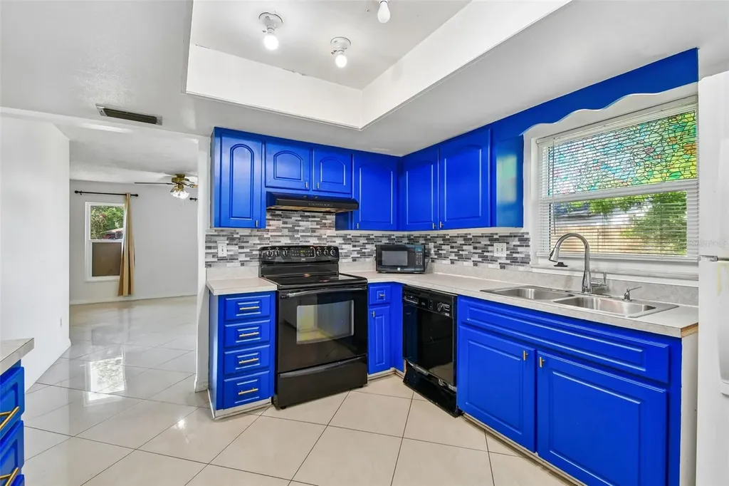 13635 Berkshire Court Grand Island FL 32735