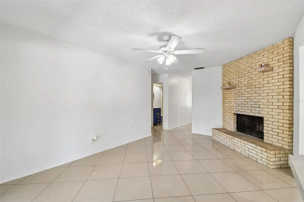 13635 Berkshire Court Grand Island FL 32735