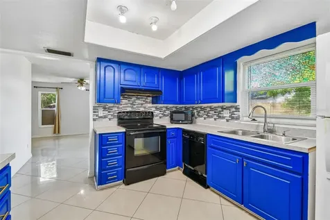 13635 Berkshire Court Grand Island FL 32735
