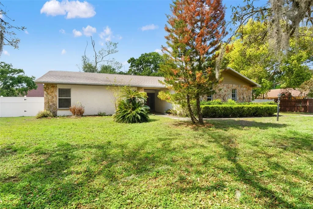 2524 Victarra Circle Lutz FL 33559