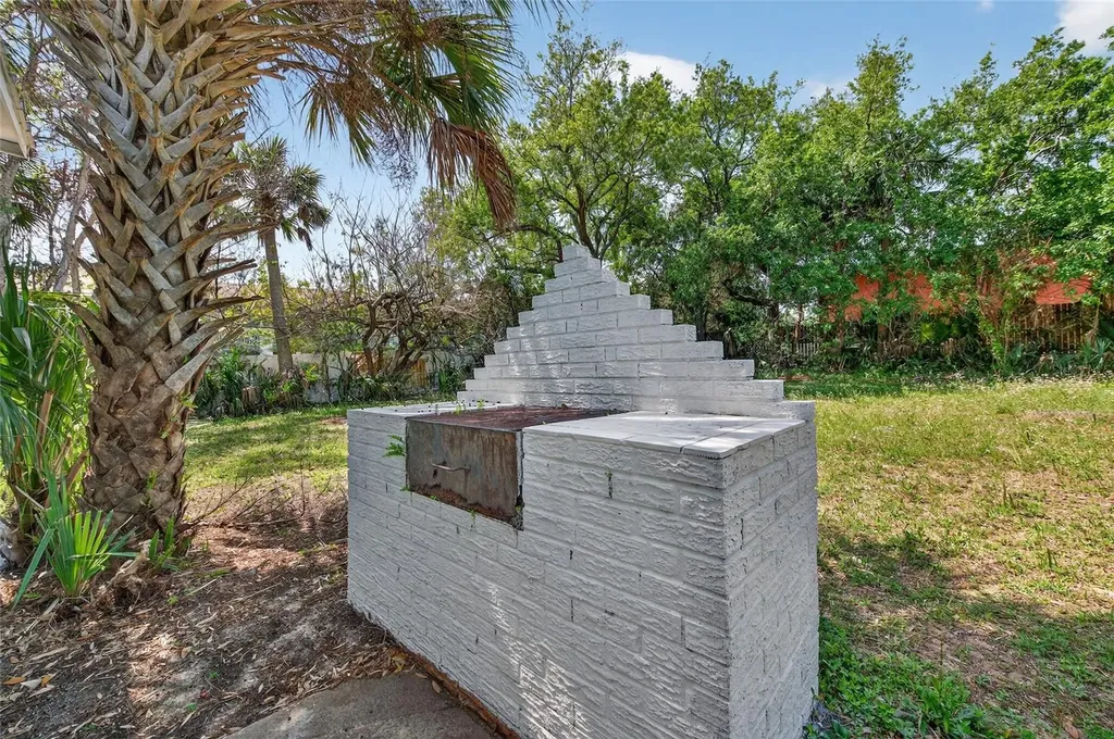 1822 S Palmetto Avenue South Daytona FL 32119