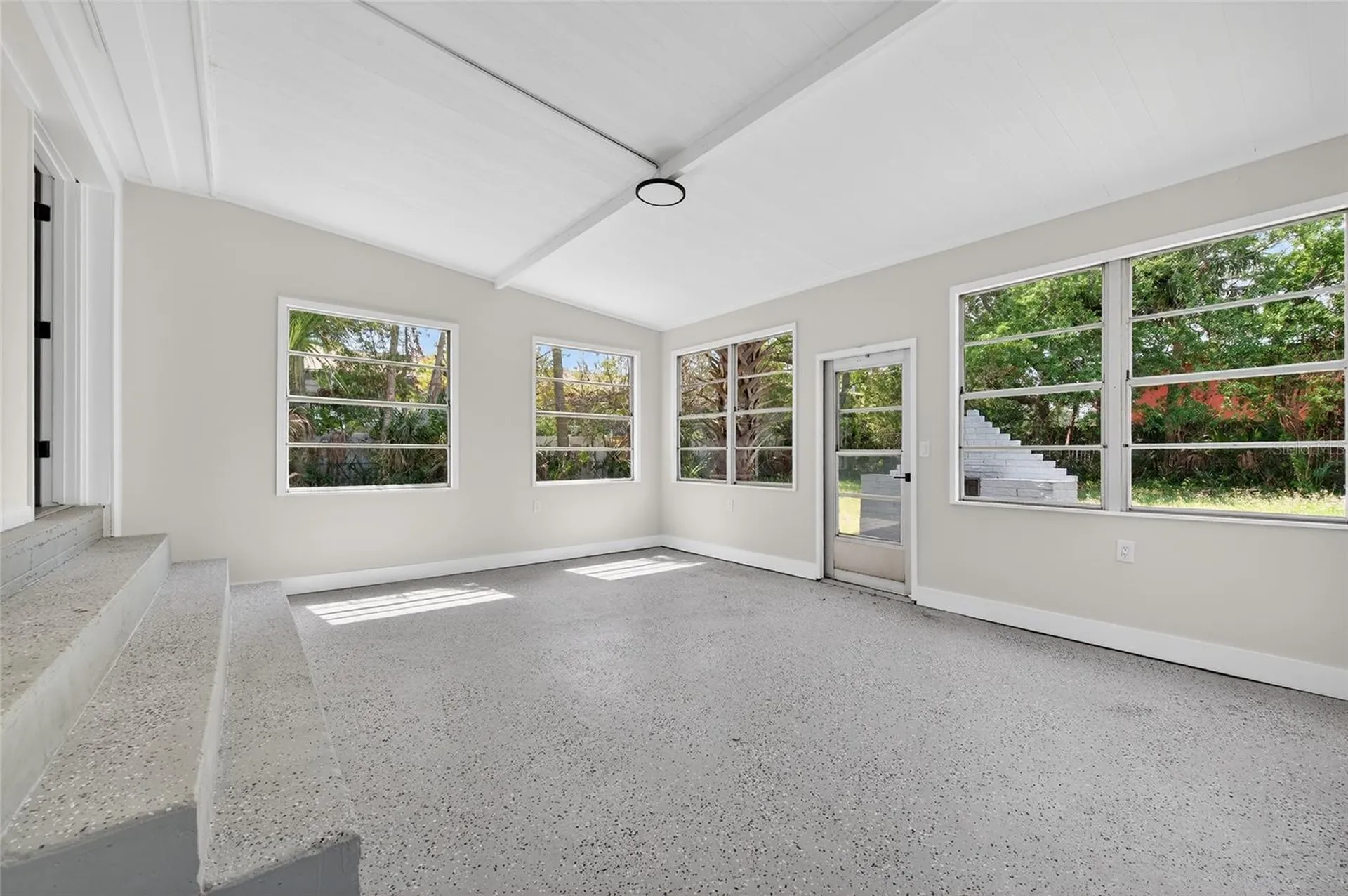 1822 S Palmetto Avenue South Daytona FL 32119