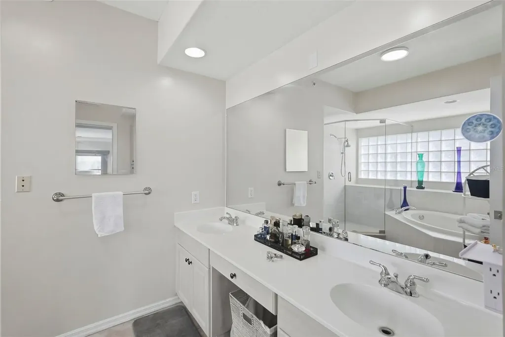 1695 Pinellas Bayway S Tierra Verde FL 33715