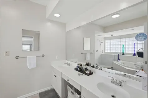 1695 Pinellas Bayway S Tierra Verde FL 33715