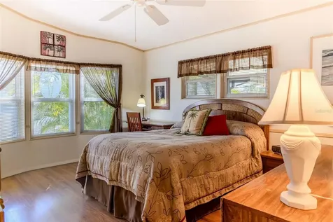 2100 Kings Highway Port Charlotte FL 33980
