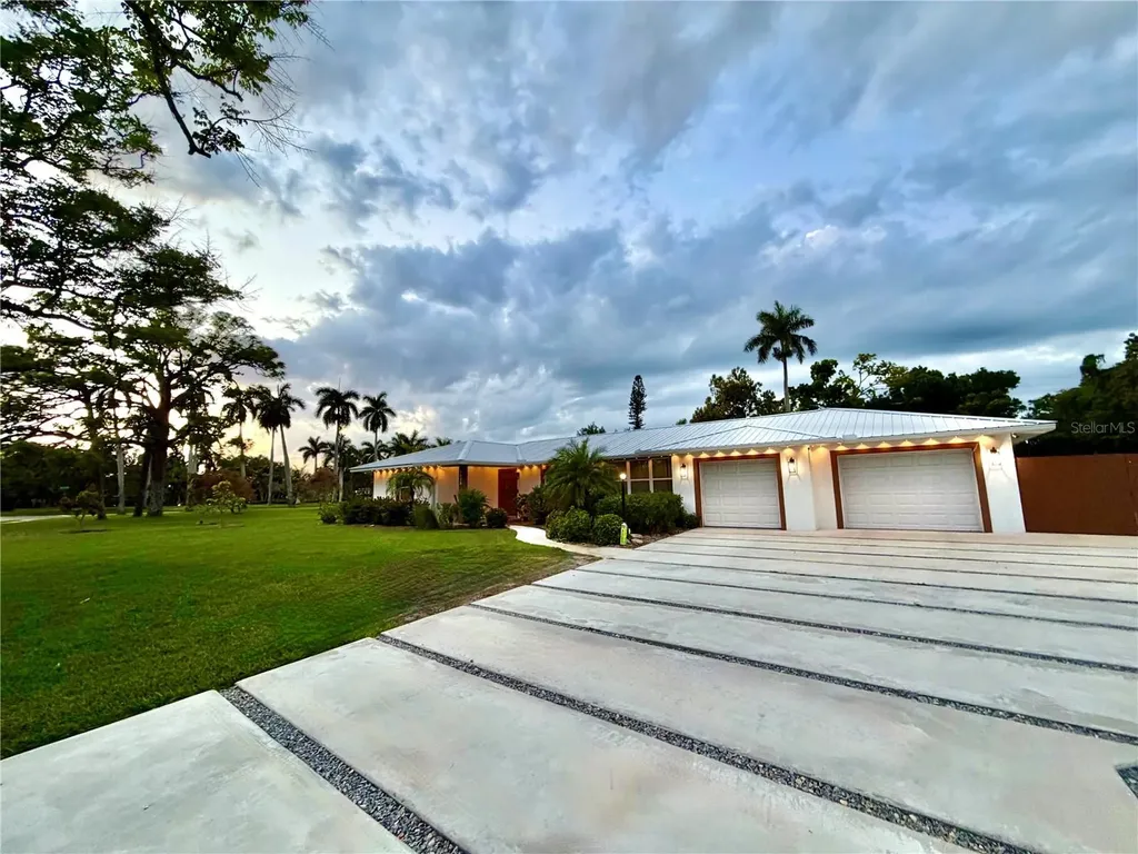 4620 7th Avenue W Bradenton FL 34209
