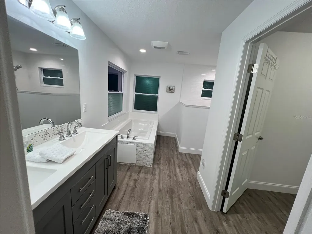 4620 7th Avenue W Bradenton FL 34209