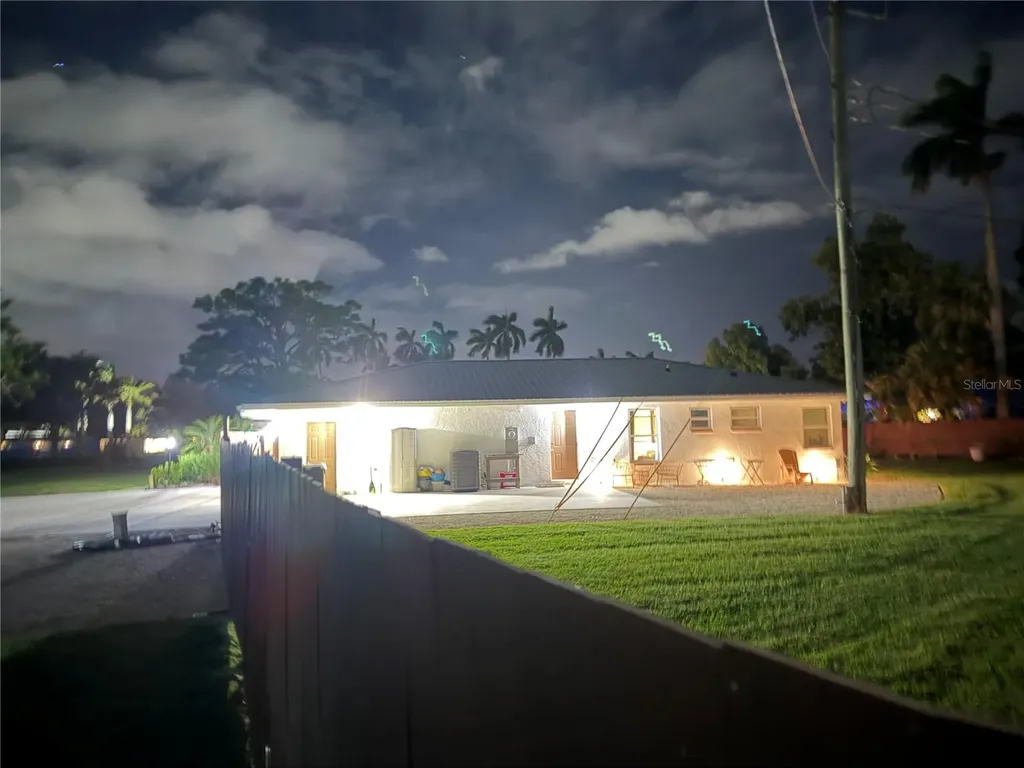 4620 7th Avenue W Bradenton FL 34209