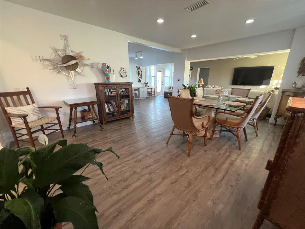 4620 7th Avenue W Bradenton FL 34209