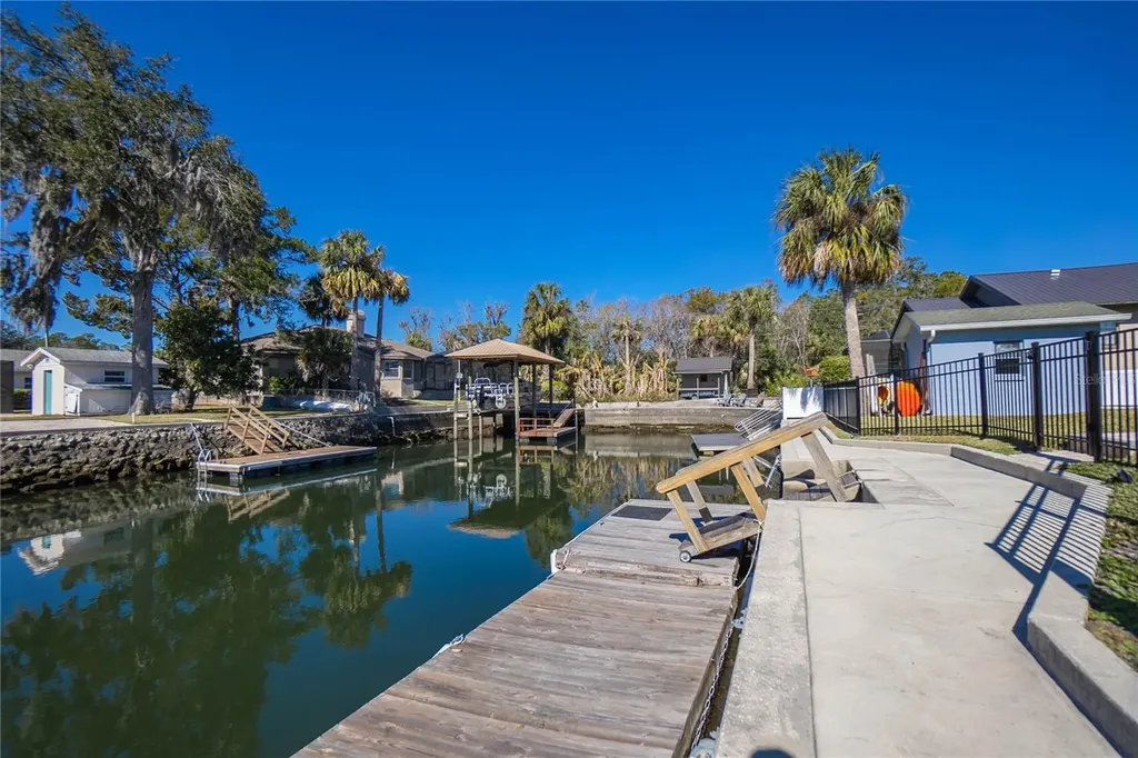 3956 N Timucua Point Crystal River FL 34428