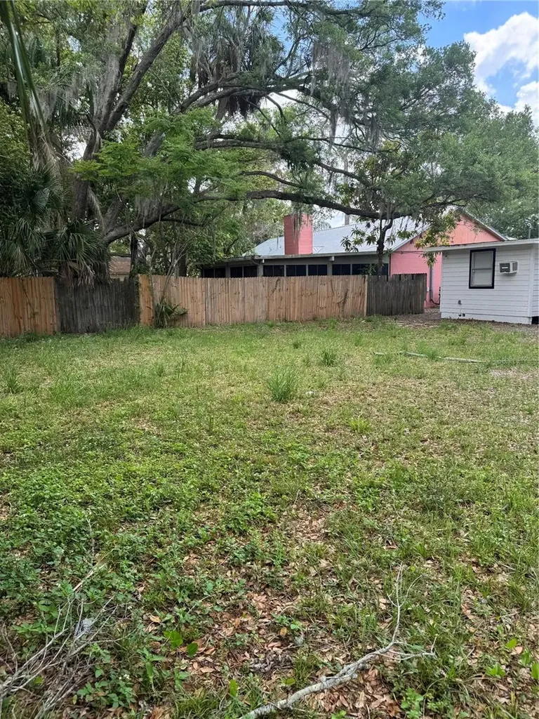 2016 E Clifton Street Tampa FL 33610